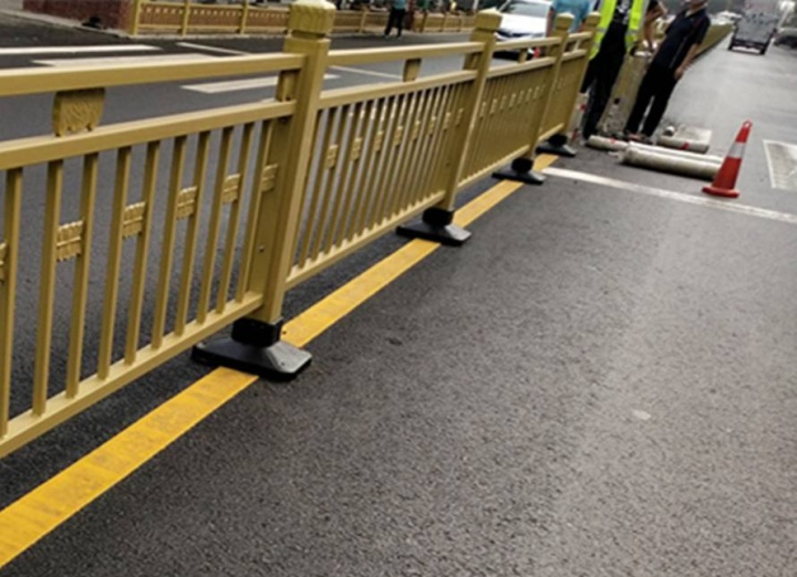 城市道路隔離護(hù)欄A(yíng)河南城市道路隔離護(hù)欄訂制 城市道路隔離護(hù)欄A(yíng)河南城市道路隔離護(hù)欄訂制